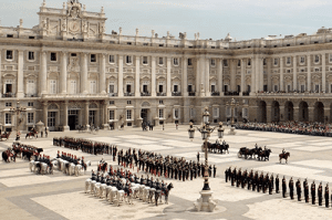 relevo solemne palacio real de madrid - cambio de guardia