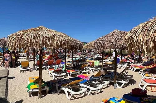 playa parque warner beach - playas en madrid